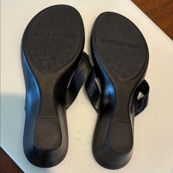 Tuscanella Italian leather sandals/ beaded sparkly decor flip-flop wedge style - Picture 11 of 13